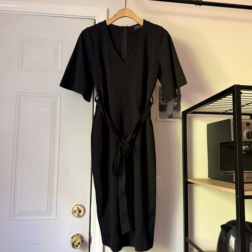 BRIGITTE BRIANNA black short sleeve v-neck belted midi sheath‎ dress